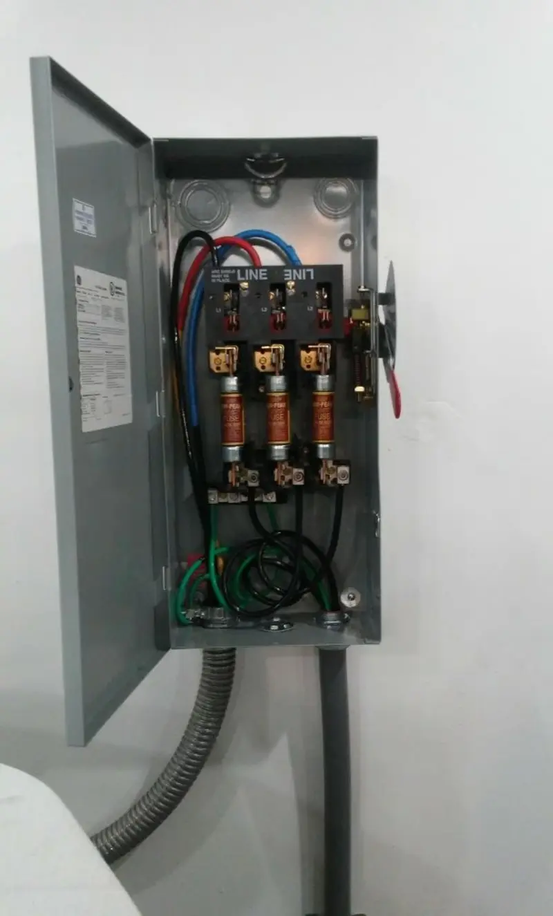 Three-phase disconnect switch installed for Smoke Detector Installation in River Grove